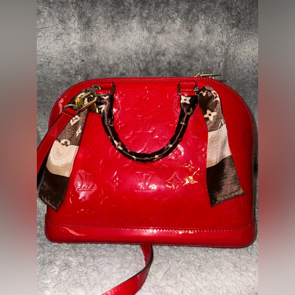 Gorgeous red Louis Vuitton Vernis Alma 2way